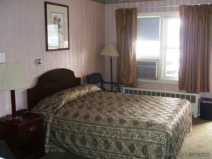 Red Carpet Inn Уест Спрингфийлд Екстериор снимка