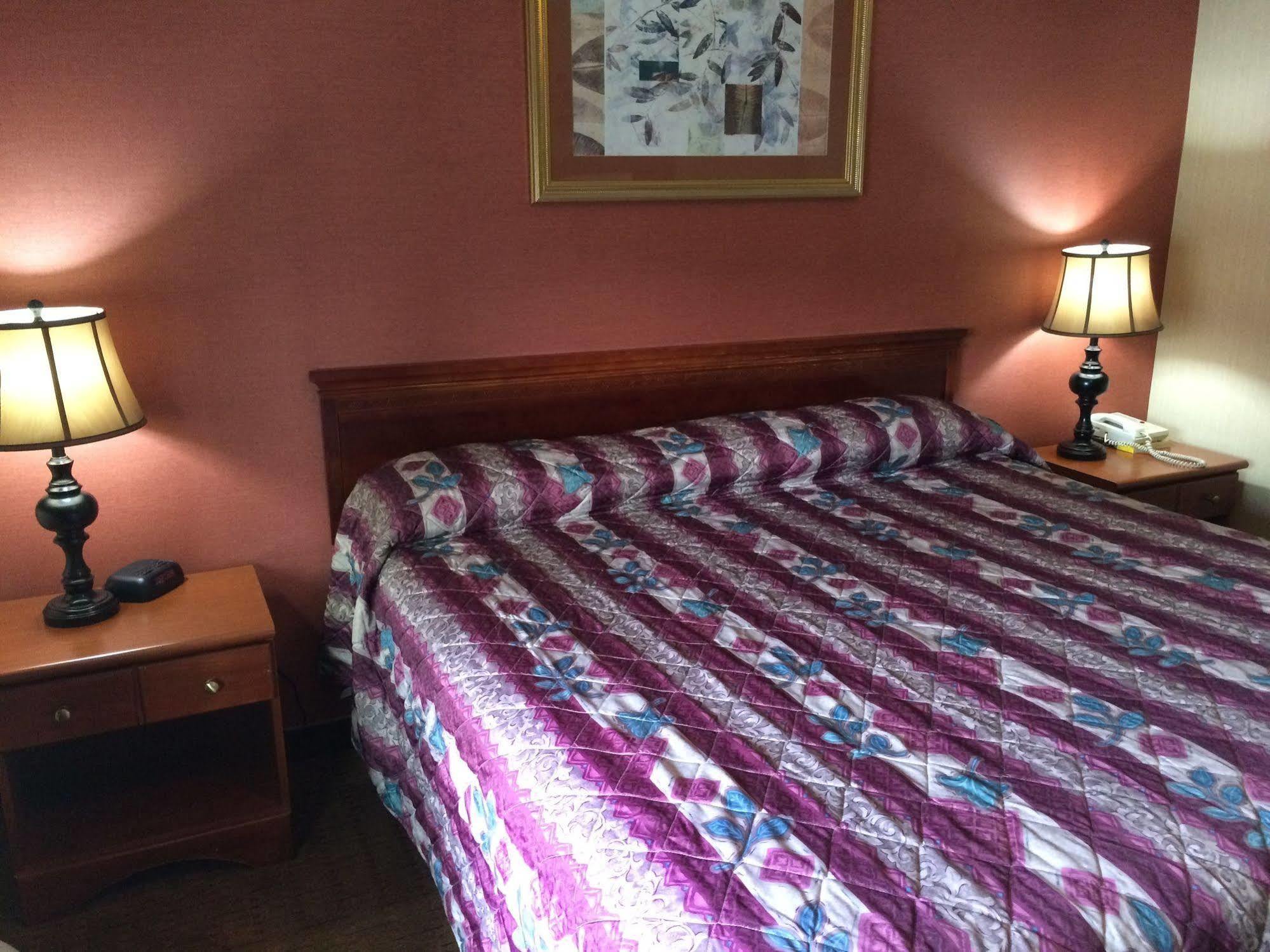 Red Carpet Inn Уест Спрингфийлд Екстериор снимка