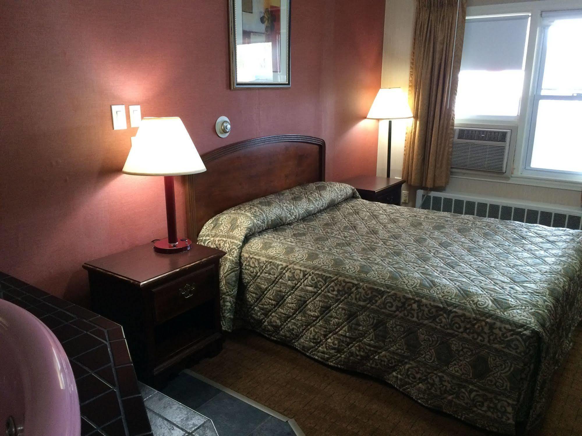 Red Carpet Inn Уест Спрингфийлд Екстериор снимка